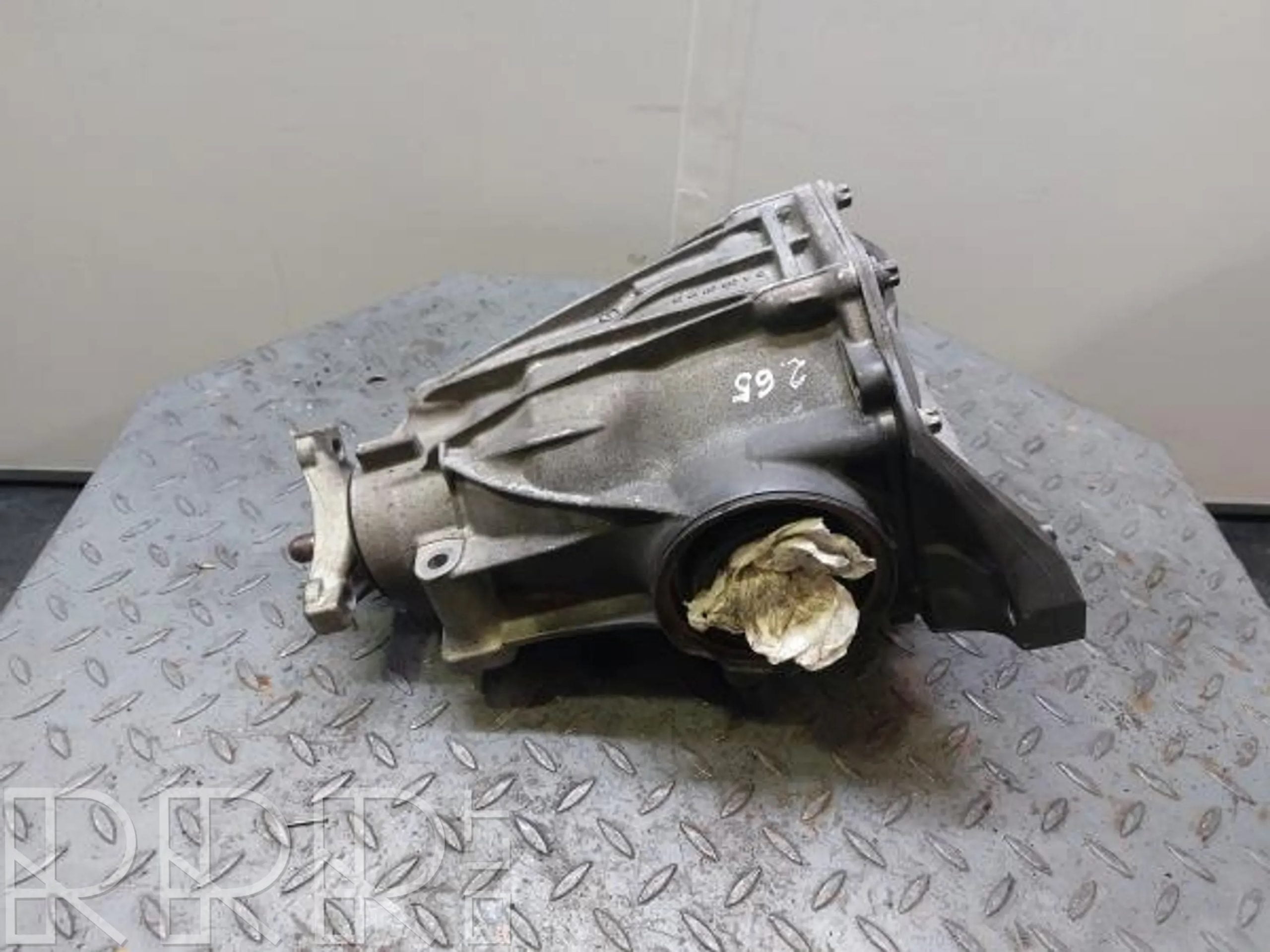 Mercedes-Benz C180 A2053510008 rear Differential