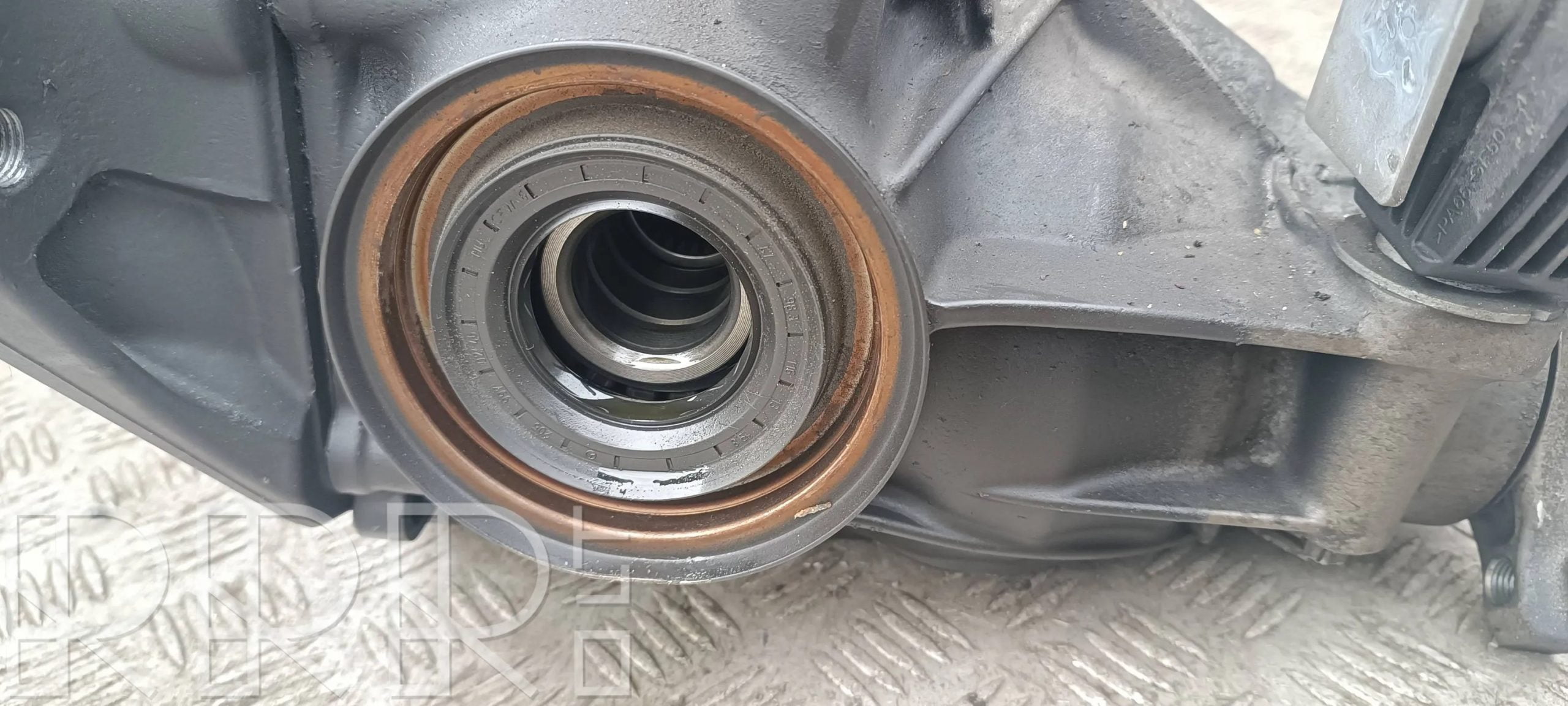 Mercedes-Benz C180 A2053510008 rear Differential