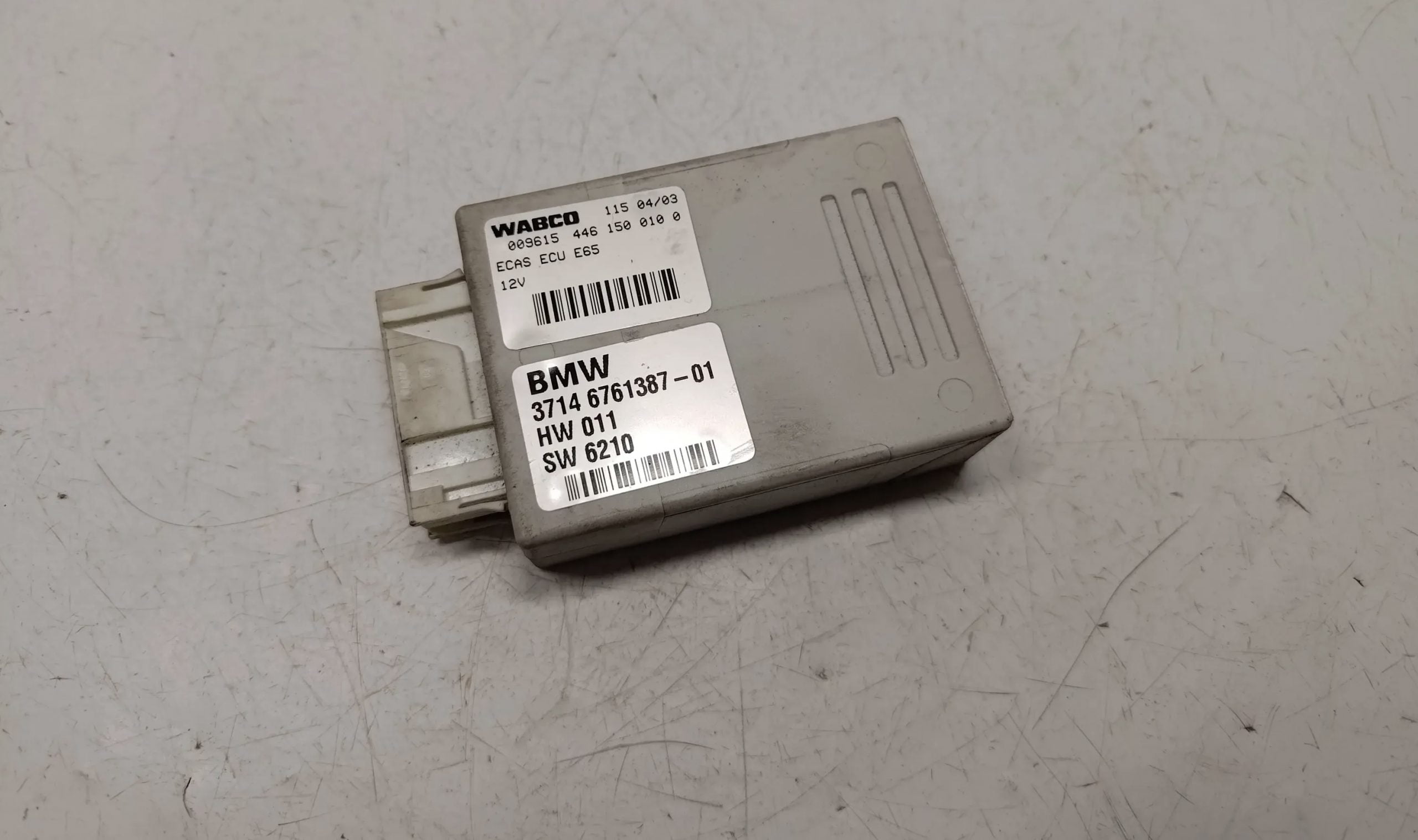 BMw air suspension control unit 37146784314