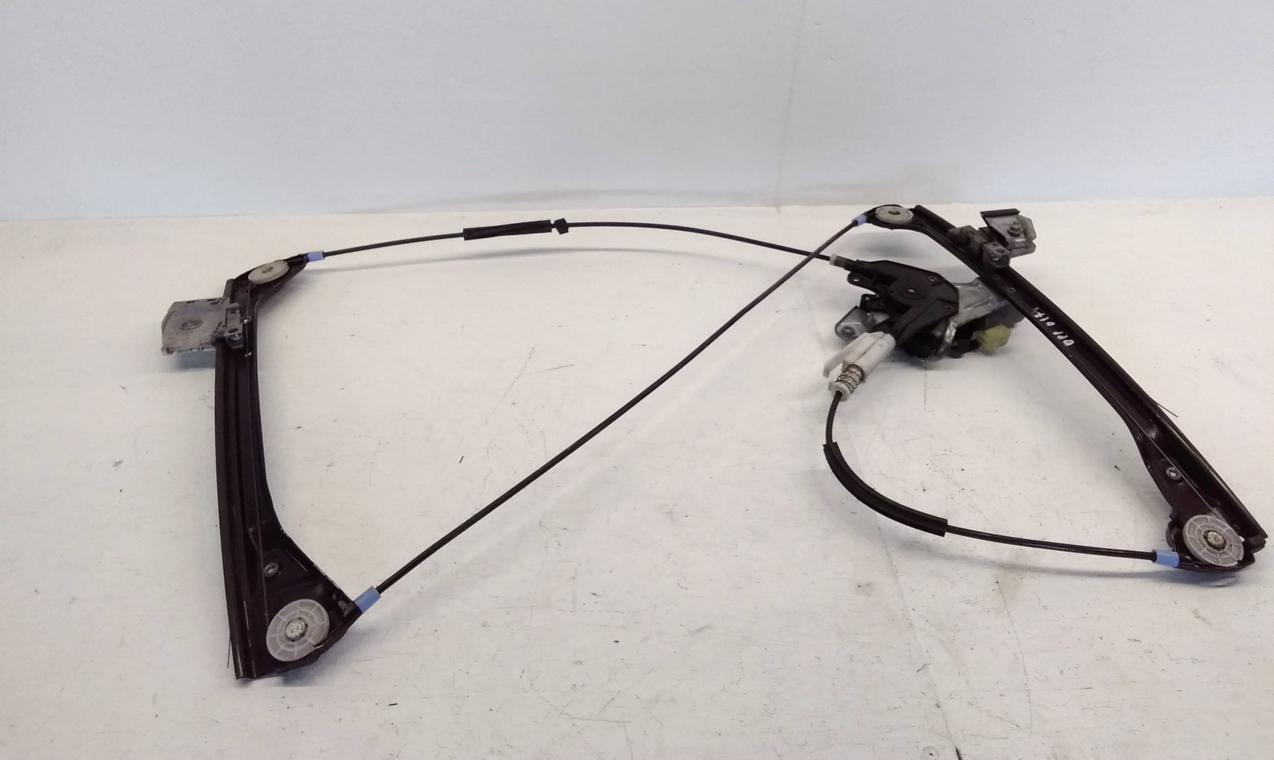 BMW e46 convertible right side window regulator